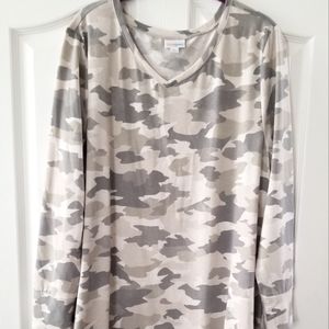 Large LuLaRoe Elizabeth Long Sleeve V-neck Top